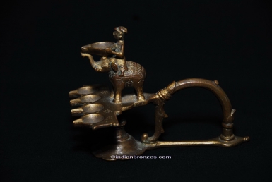 Arati Lamp (Piece IBH344, Image 4654)